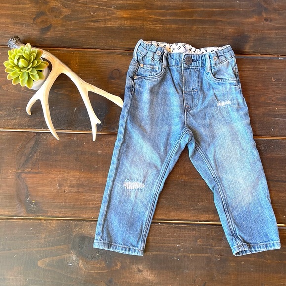 Zara distressed jeans + classic sweater bundle - Picture 3 of 4